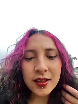 Snapshot of _Laary chatting on 09-19-25, 09:48  Laary online show from 09-19-25, 09:48