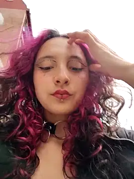 Snapshot of _Laary chatting on 09-26-25, 08:35  Laary online show from 09-26-25, 08:35