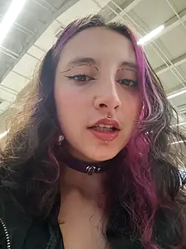 Snapshot of _Laary chatting on 10-18-25, 09:59  Laary online show from 10-18-25, 09:59