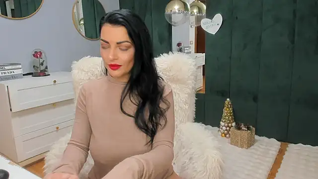 ElisaBaxter online show from 12-20-25, 05:36