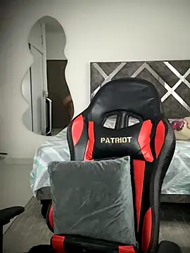 ValleryParker online show from 11-18-25, 10:03