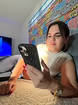 TheCinderella online show from 10-14-25, 03:57