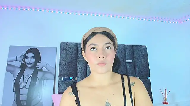 Snapshot of Natasharuso chatting on 09-30-25, 12:43 Natasharuso online show from 09-30-25, 12:43