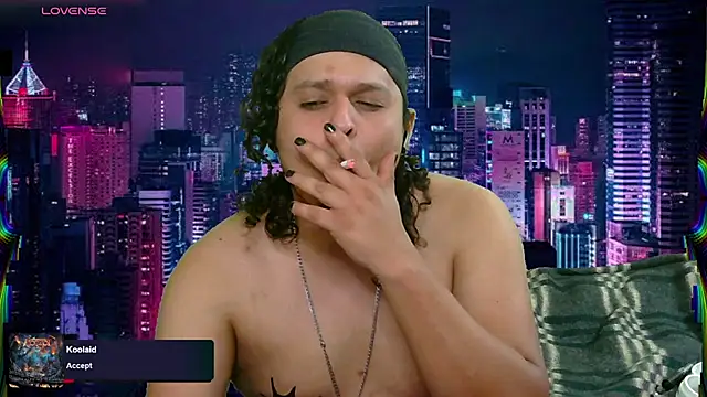 Snapshot of chino_roz chatting on 02-21-25, 07:23 chino roz online show from 02-21-25, 07:23