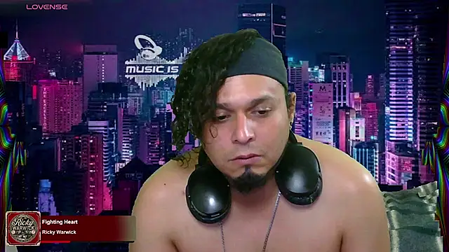 Snapshot of chino_roz chatting on 02-22-25, 12:16 chino roz online show from 02-22-25, 12:16