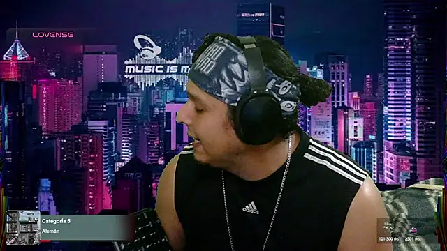 Snapshot of chino_roz chatting on 02-25-25, 03:05 chino roz online show from 02-25-25, 03:05