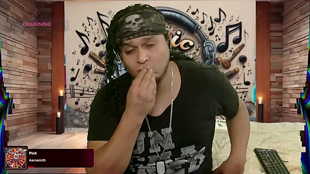 Snapshot of chino_roz chatting on 03-11-25, 07:37 chino roz online show from 03-11-25, 07:37