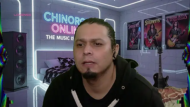 Snapshot of chino_roz chatting on 09-18-25, 05:26 chino roz online show from 09-18-25, 05:26