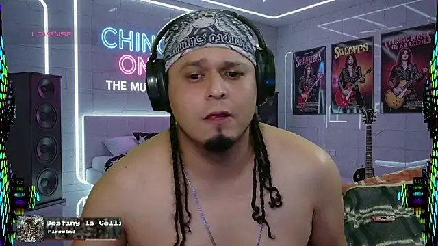 Snapshot of chino_roz chatting on 10-11-25, 10:03 chino roz online show from 10-11-25, 10:03