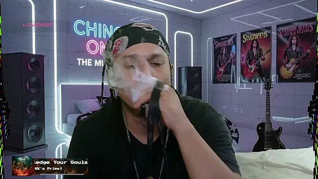 Snapshot of chino_roz chatting on 10-16-25, 11:50 chino roz online show from 10-16-25, 11:50