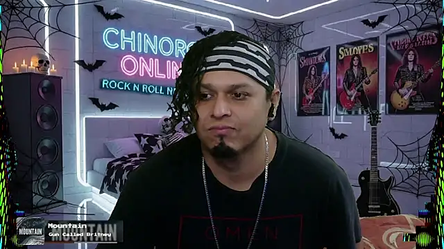 Snapshot of chino_roz chatting on 10-24-25, 11:34 chino roz online show from 10-24-25, 11:34