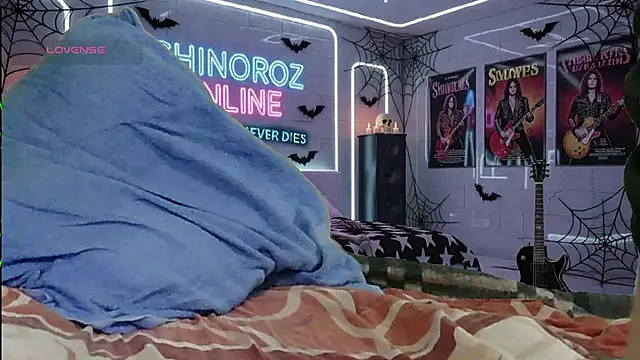 Snapshot of chino_roz chatting on 10-26-25, 07:42 chino roz online show from 10-26-25, 07:42