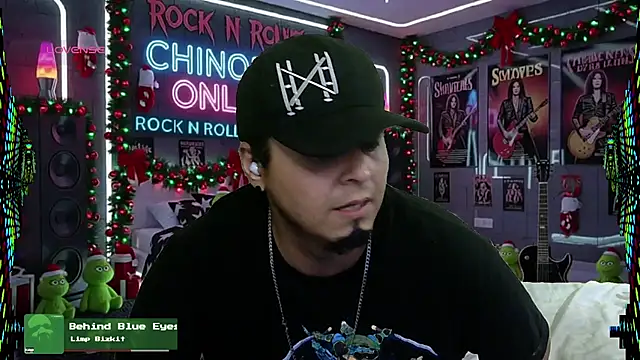 Snapshot of chino_roz chatting on 12-15-25, 08:35 chino roz online show from 12-15-25, 08:35