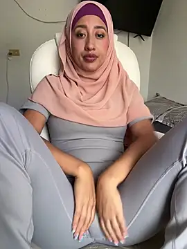 Snapshot of adila_anich chatting on 09-11-25, 08:31 adila anich online show from 09-11-25, 08:31