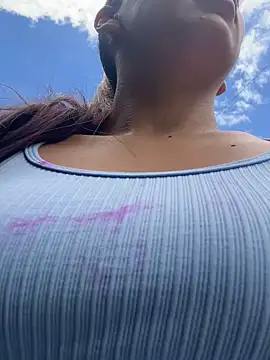 Snapshot of adila_anich chatting on 09-29-25, 04:45 adila anich online show from 09-29-25, 04:45