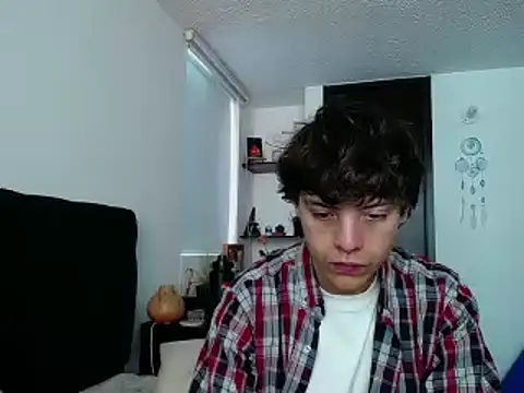 Snapshot of Santiago_kiler chatting on 12-20-24, 03:10 Santiago kiler online show from 12-20-24, 03:10