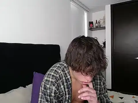 Snapshot of Santiago_kiler chatting on 02-20-25, 09:42 Santiago kiler online show from 02-20-25, 09:42