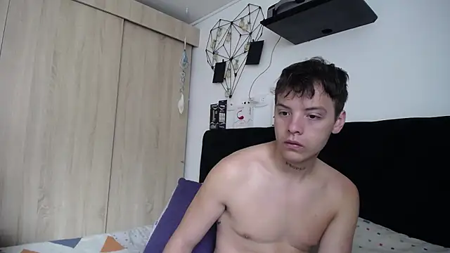 Snapshot of Santiago_kiler chatting on 09-14-25, 02:27 Santiago kiler online show from 09-14-25, 02:27