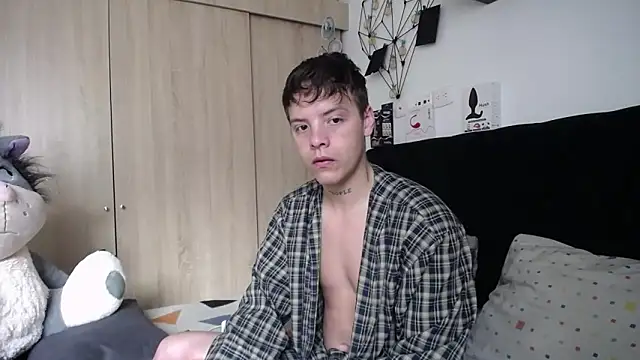 Snapshot of Santiago_kiler chatting on 09-19-25, 12:17 Santiago kiler online show from 09-19-25, 12:17