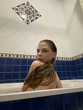 LeyaJohnson online show from 01-05-25, 05:51