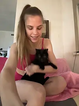 LeyaJohnson online show from 01-19-25, 08:09