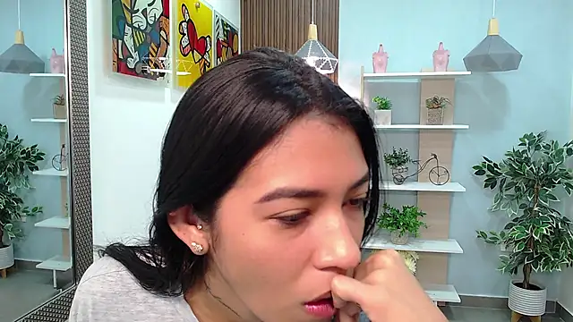 Snapshot of Sassy--Girl chatting on 12-13-24, 11:02 Sassy--Girl online show from 12-13-24, 11:02