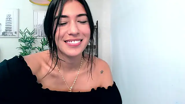 Snapshot of Sassy--Girl chatting on 02-04-25, 06:17 Sassy--Girl online show from 02-04-25, 06:17