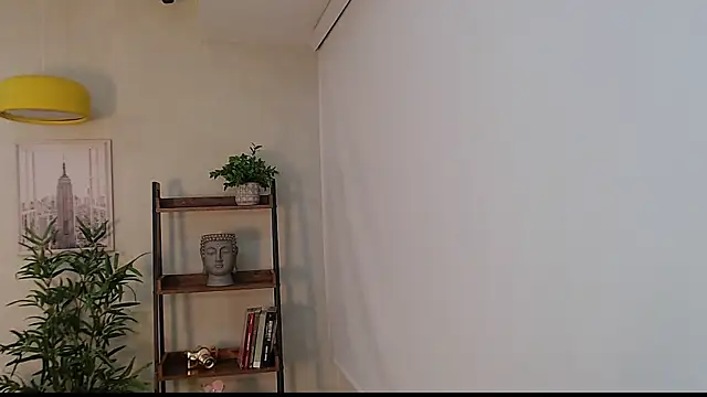 Snapshot of Sassy--Girl chatting on 02-10-25, 06:35 Sassy--Girl online show from 02-10-25, 06:35