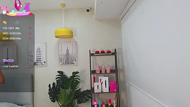 Snapshot of Sassy--Girl chatting on 03-05-25, 06:01 Sassy--Girl online show from 03-05-25, 06:01