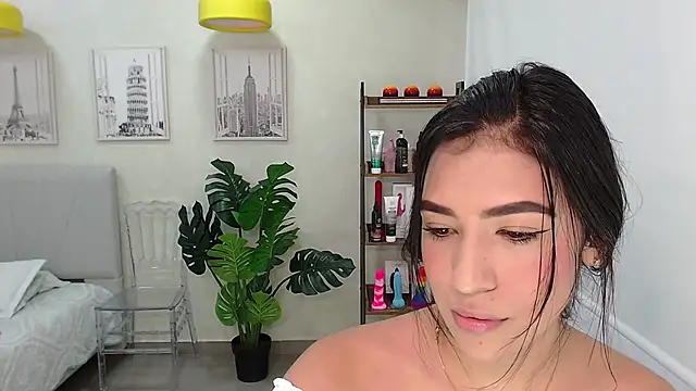 Snapshot of Sassy--Girl chatting on 03-10-25, 06:12 Sassy--Girl online show from 03-10-25, 06:12