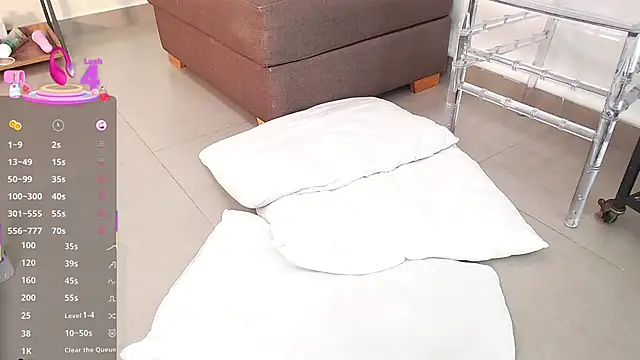 Snapshot of Sassy--Girl chatting on 03-22-25, 06:36 Sassy--Girl online show from 03-22-25, 06:36