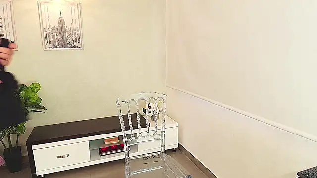 Snapshot of Sassy--Girl chatting on 09-19-25, 06:30 Sassy--Girl online show from 09-19-25, 06:30