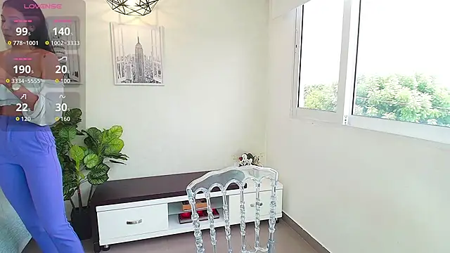 Snapshot of Sassy--Girl chatting on 09-24-25, 06:11 Sassy--Girl online show from 09-24-25, 06:11