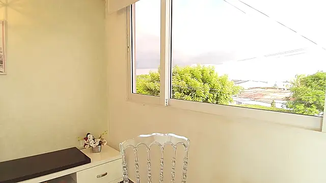 Snapshot of Sassy--Girl chatting on 10-06-25, 09:23 Sassy--Girl online show from 10-06-25, 09:23