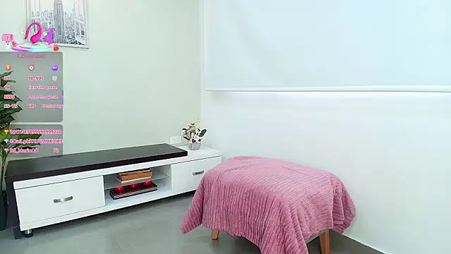 Snapshot of Sassy--Girl chatting on 10-10-25, 06:51 Sassy--Girl online show from 10-10-25, 06:51