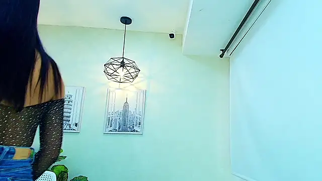 Snapshot of Sassy--Girl chatting on 10-21-25, 06:41 Sassy--Girl online show from 10-21-25, 06:41