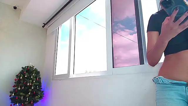 Snapshot of Sassy--Girl chatting on 11-27-25, 06:10 Sassy--Girl online show from 11-27-25, 06:10