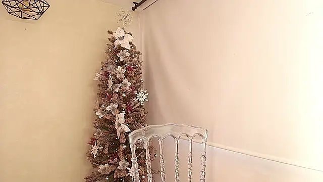 Snapshot of Sassy--Girl chatting on 12-05-25, 07:21 Sassy--Girl online show from 12-05-25, 07:21