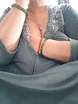 Snapshot of Kavya_XX chatting on 12-13-24, 05:38 Kavya XX online show from 12-13-24, 05:38