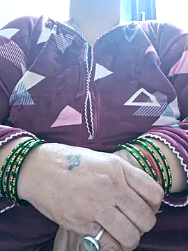 Snapshot of Kavya_XX chatting on 12-31-24, 05:29 Kavya XX online show from 12-31-24, 05:29