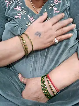 Snapshot of Kavya_XX chatting on 01-16-25, 07:20 Kavya XX online show from 01-16-25, 07:20