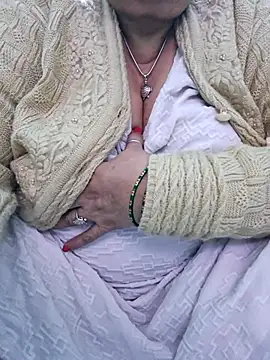 Snapshot of Kavya_XX chatting on 01-30-25, 01:53 Kavya XX online show from 01-30-25, 01:53