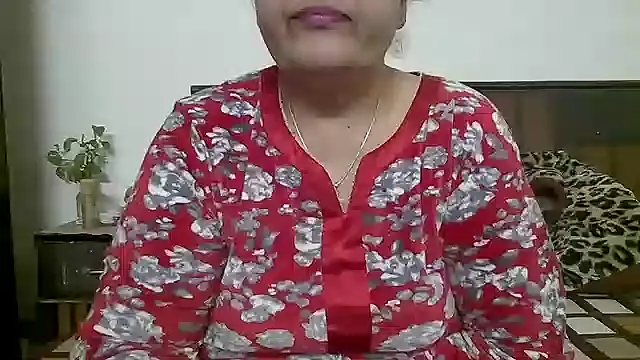 Snapshot of Kavya_XX chatting on 02-06-25, 04:10 Kavya XX online show from 02-06-25, 04:10