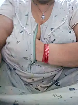 Snapshot of Kavya_XX chatting on 03-15-25, 06:32 Kavya XX online show from 03-15-25, 06:32