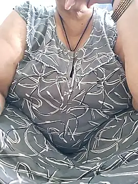 Snapshot of Kavya_XX chatting on 09-12-25, 05:40 Kavya XX online show from 09-12-25, 05:40