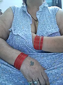 Snapshot of Kavya_XX chatting on 10-07-25, 04:15 Kavya XX online show from 10-07-25, 04:15