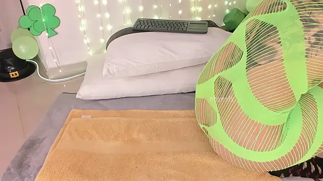 ohyesly  online show from 03-09-26, 10:19