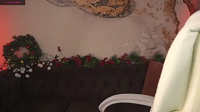 Daphne Moss online show from 12-19-24, 09:17