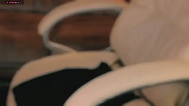 Daphne Moss online show from 03-23-26, 02:10