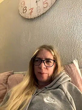 Snapshot of jayjencam chatting on 10-06-25, 09:01 jayjencam online show from 10-06-25, 09:01